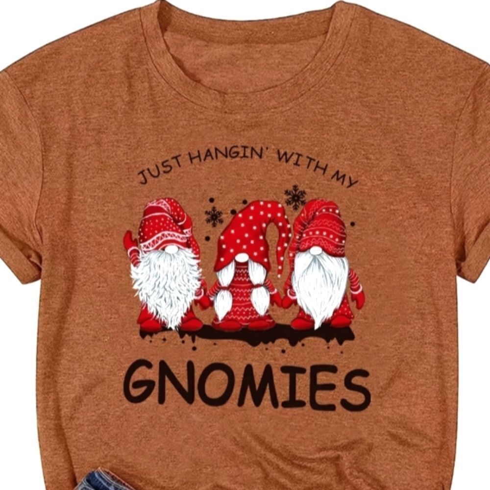 Ladies festive hoilday gnome tshirt sz large